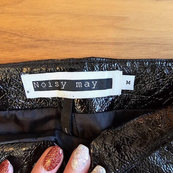 Noisy May Mini Skirt faux black patent leather - Picture 2 of 4